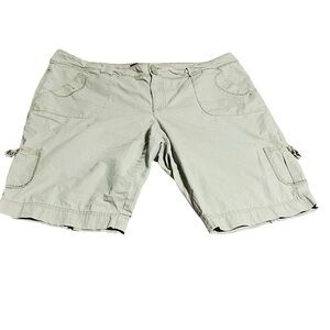 Women’s Gloria Vanderbilt Casual Tan Shorts 20W